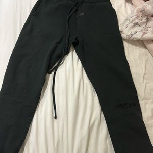 essentials pants (authentic)